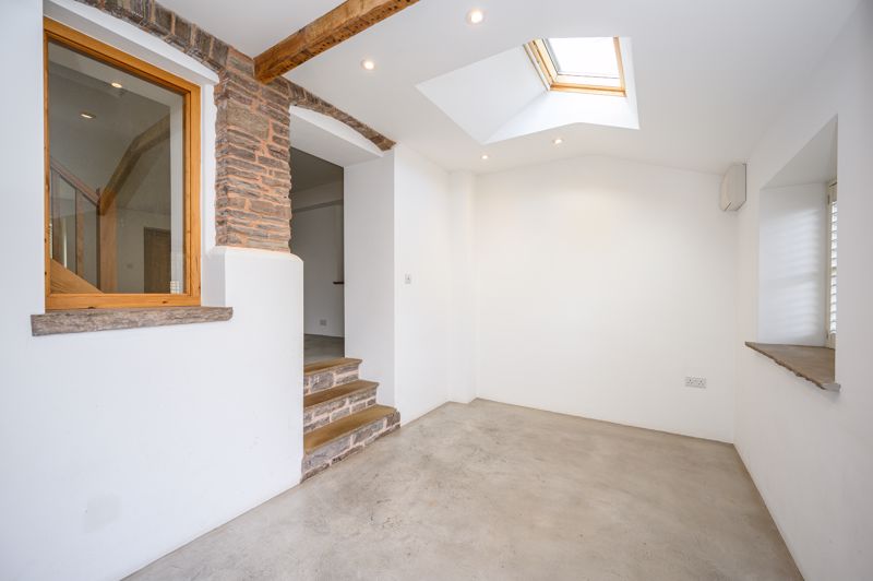 Breakfast Room- click for photo gallery